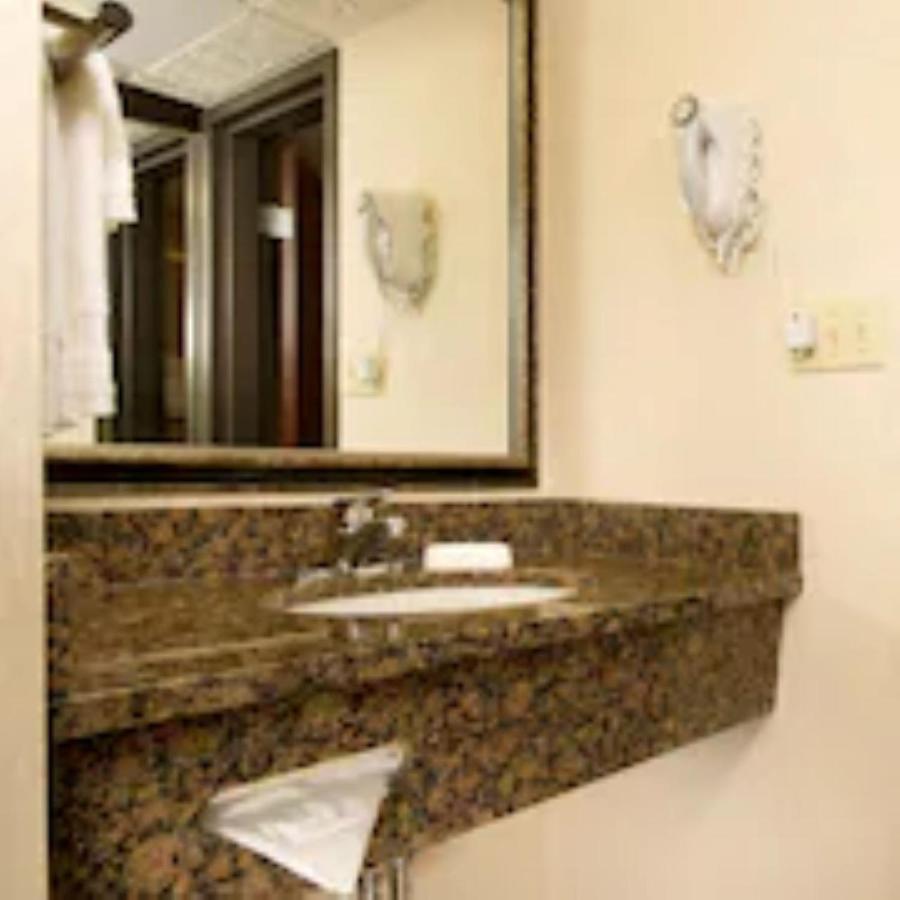 Hotel Lotus Kansas City Merriam מראה חיצוני תמונה