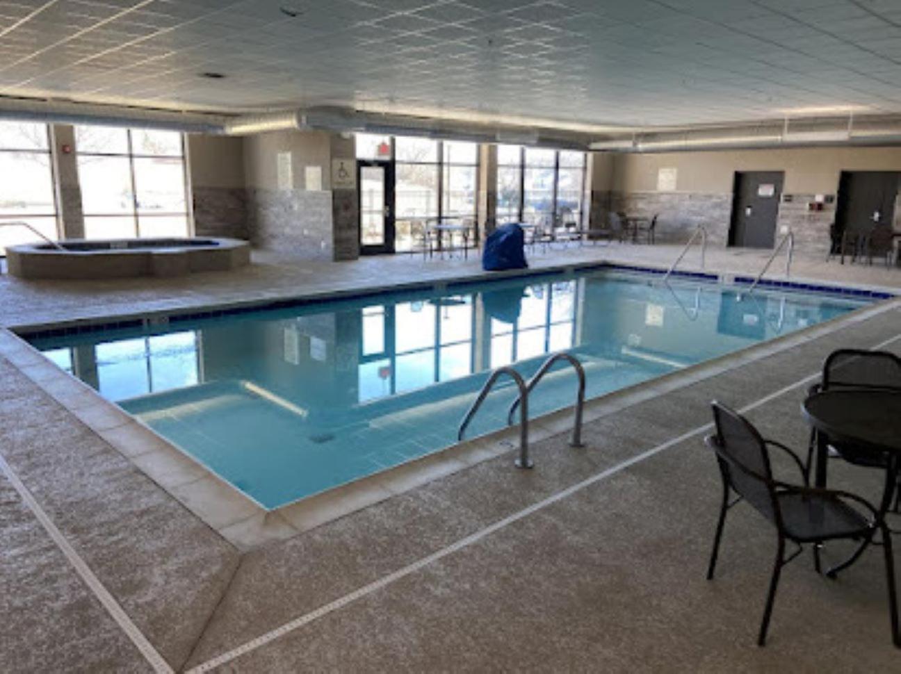 Hotel Lotus Kansas City Merriam מראה חיצוני תמונה