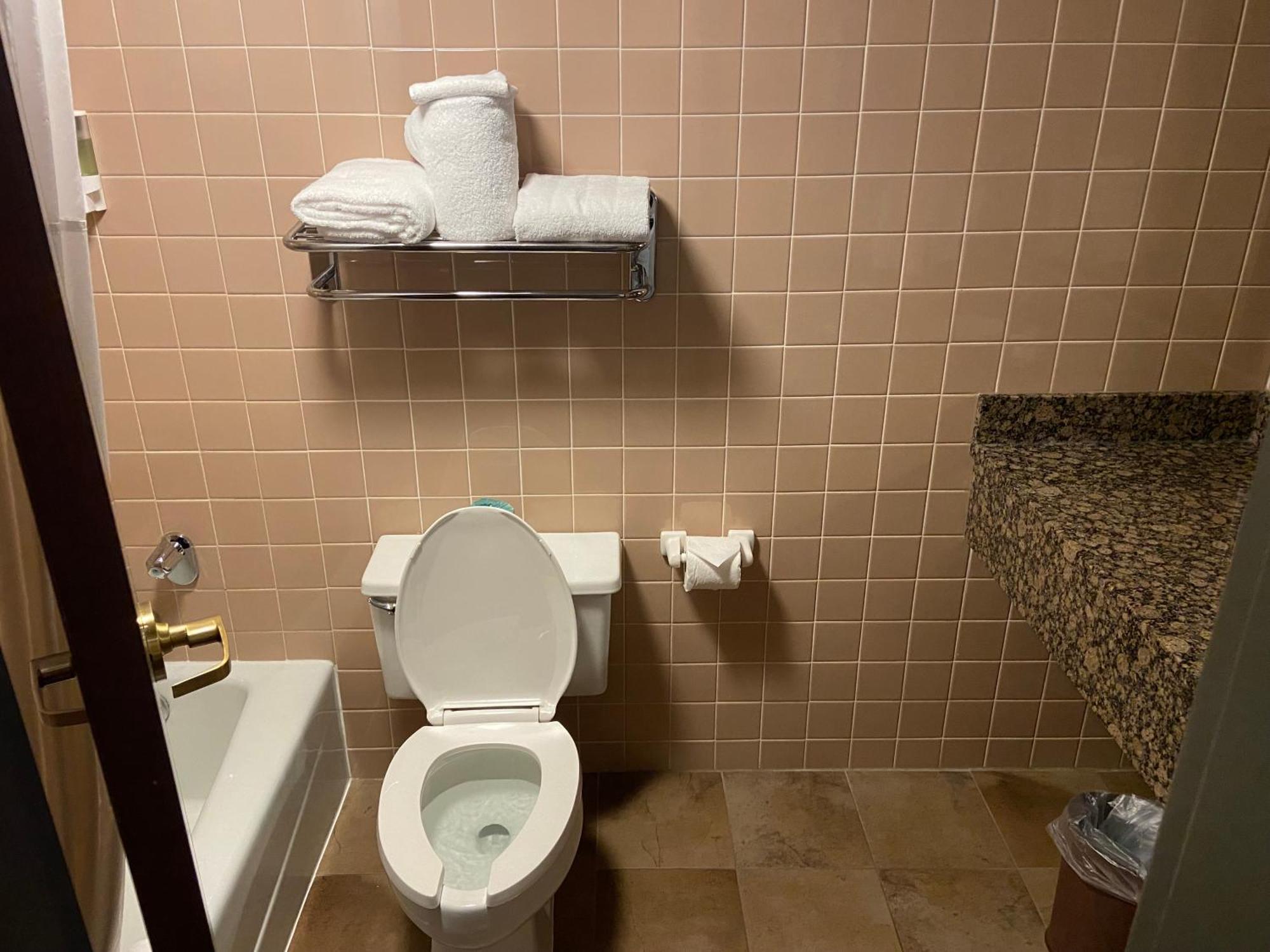 Hotel Lotus Kansas City Merriam מראה חיצוני תמונה